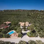 Lilly With Private Pool