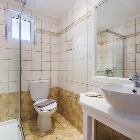 Lilly With Private Pool Villa Kypseli