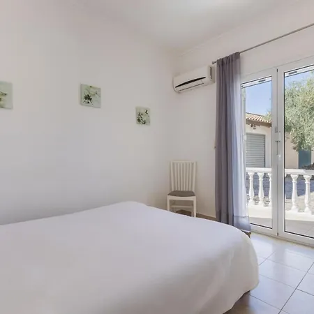 Lilly With Private Pool * Kypseli