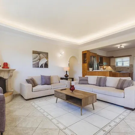 Villa Lilly With Private Pool Kypseli