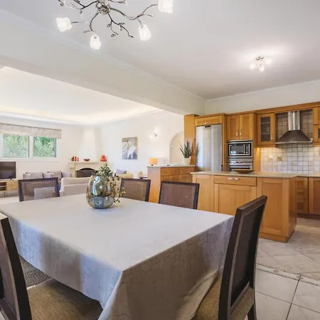 Lilly With Private Pool *