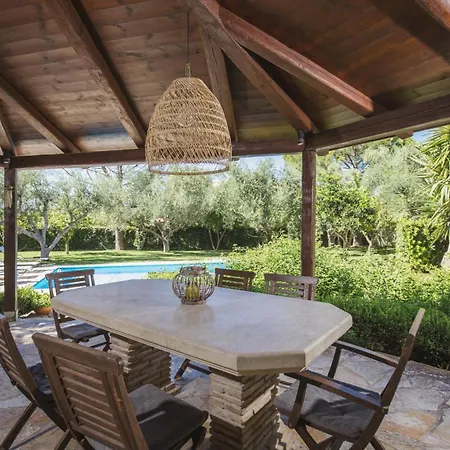 Βίλα Lilly With Private Pool *